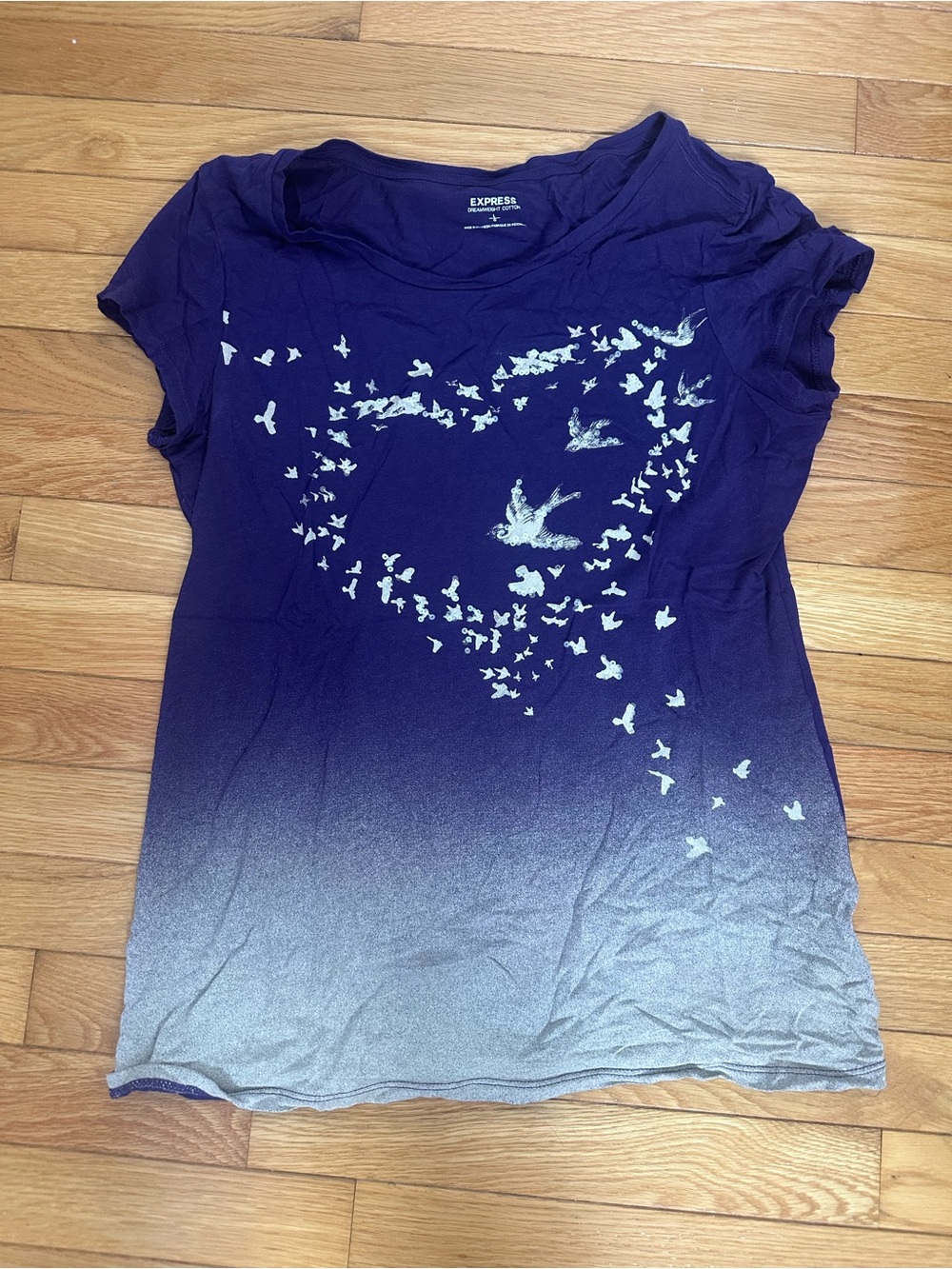 Express Purple to Gray Ombre Tee with White Bird Heart Graphic Size Large